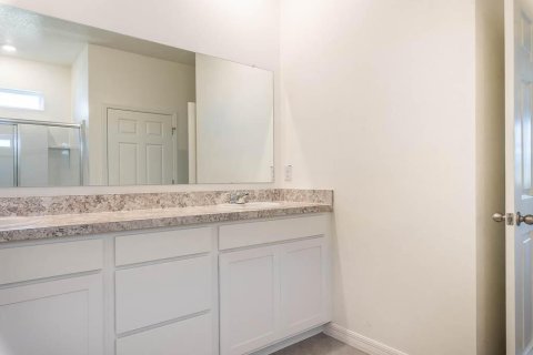 House in Palm Bay, Florida 4 bedrooms, 190.08 sq.m. № 2245444 - photo 13