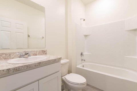 House in Palm Bay, Florida 4 bedrooms, 190.08 sq.m. № 2245444 - photo 27