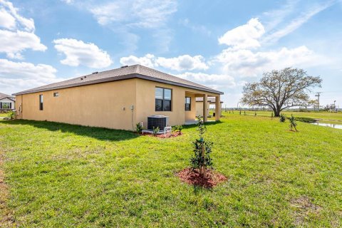 House in Palm Bay, Florida 4 bedrooms, 190.08 sq.m. № 2245444 - photo 8