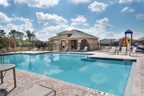 House in Palm Bay, Florida 4 bedrooms, 190.08 sq.m. № 2245444