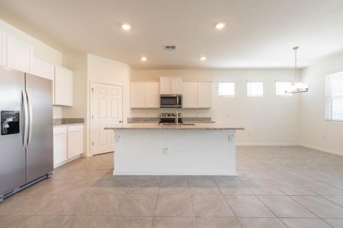 House in Palm Bay, Florida 4 bedrooms, 190.08 sq.m. № 2245444 - photo 20