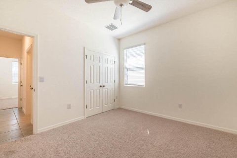 House in Palm Bay, Florida 4 bedrooms, 190.08 sq.m. № 2245444 - photo 25