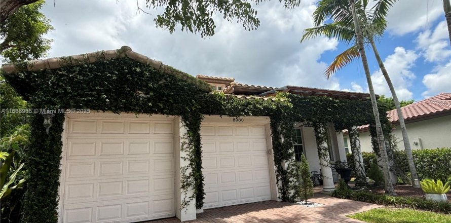 Casa en Parkland, Florida 4 dormitorios, 225.38 m2 № 1941059