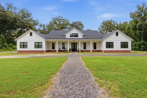 House in Sumter, Florida 5 bedrooms, 286.88 sq.m. № 2393583