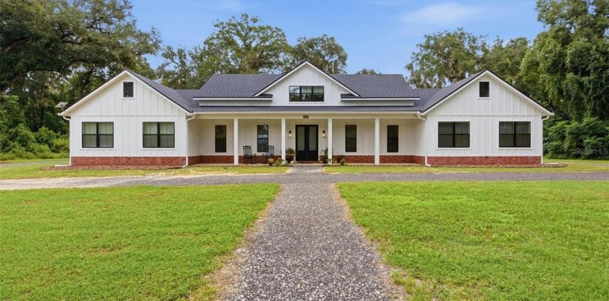 House in Sumter, Florida 5 bedrooms, 286.88 sq.m. № 2393583