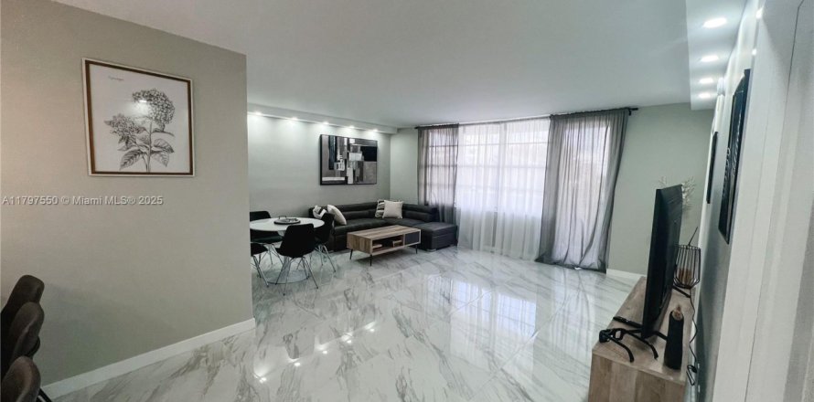 Condo in Hollywood, Florida, 1 bedroom  № 1752626