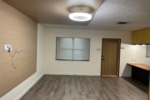 House in Fort Lauderdale, Florida 3 bedrooms, 100.15 sq.m. № 2013343 - photo 6