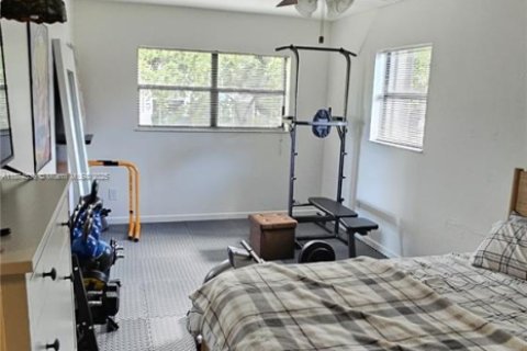 House in Fort Lauderdale, Florida 3 bedrooms, 100.15 sq.m. № 2013343 - photo 27