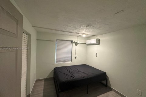 House in Fort Lauderdale, Florida 3 bedrooms, 100.15 sq.m. № 2013343 - photo 20