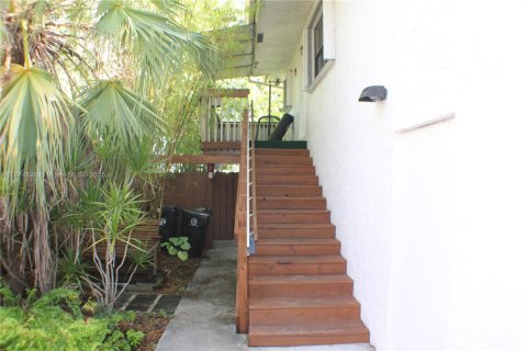 House in Fort Lauderdale, Florida 3 bedrooms, 100.15 sq.m. № 2013343 - photo 2