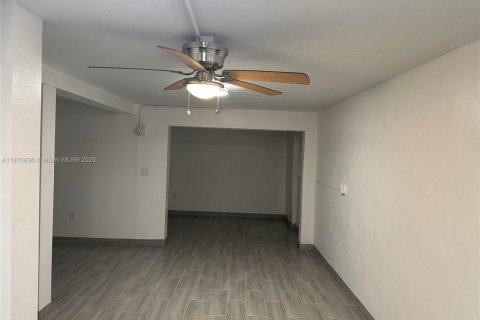 House in Fort Lauderdale, Florida 3 bedrooms, 100.15 sq.m. № 2013343 - photo 14