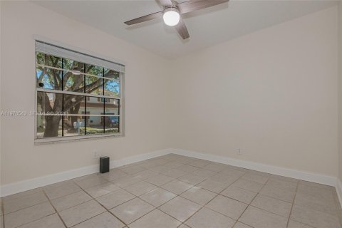 Townhouse in Pembroke Pines, Florida 3 bedrooms, 125.98 sq.m. № 2040503 - photo 25