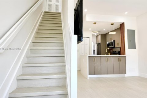 Touwnhouse à vendre à Miami, Floride: 2 chambres, 87.33 m2 № 1712296 - photo 4