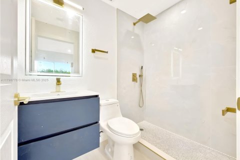 Touwnhouse à vendre à Miami, Floride: 2 chambres, 87.33 m2 № 1712296 - photo 10