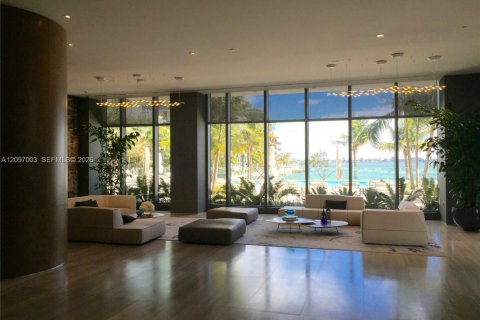 Condo in Miami, Florida, 2 bedrooms  № 2392446 - photo 22