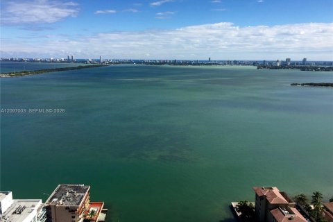 Condo in Miami, Florida, 2 bedrooms  № 2392446