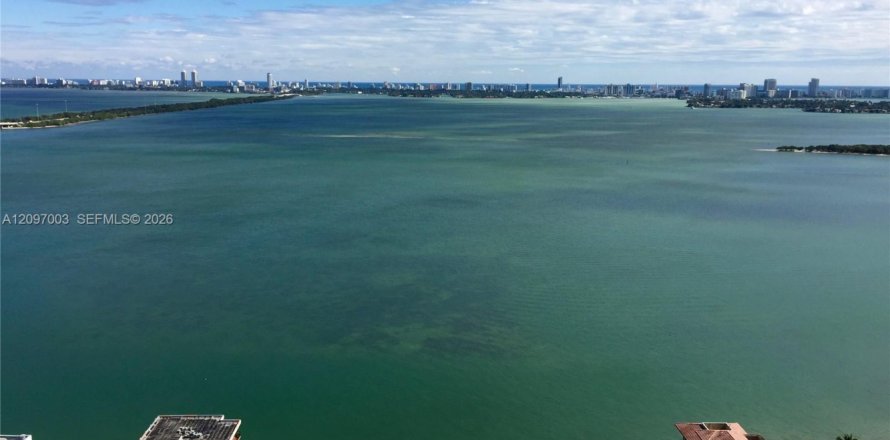 Condo in Miami, Florida, 2 bedrooms  № 2392446