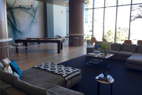 Condo in Miami, Florida, 2 bedrooms  № 2392446 - photo 21
