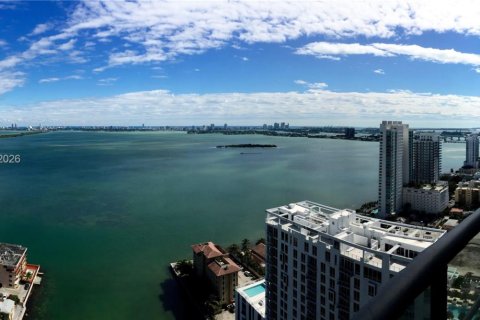 Condo in Miami, Florida, 2 bedrooms  № 2392446 - photo 11