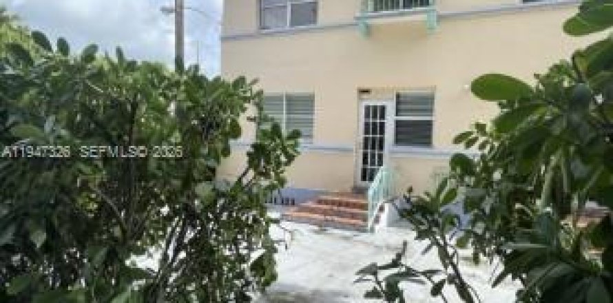 Студия в кондо в Майами-Бич, Флорида № 2003159