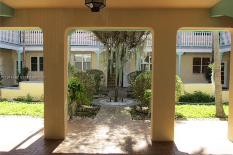 Снять в аренду кондоминиум в Майами-Бич, Флорида 34.37м2, № 2003159 - фото 12