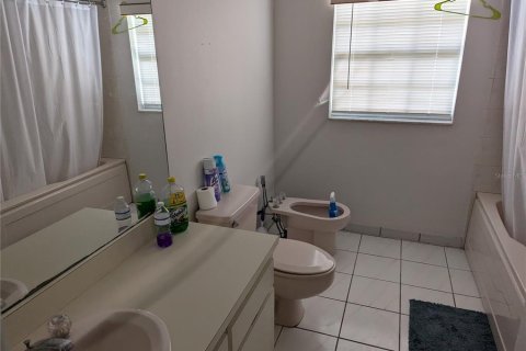 Casa en alquiler en Tampa, Florida, 3 dormitorios, 147.9 m2 № 1148553 - foto 12