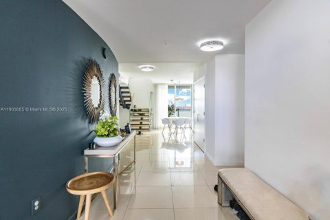 Снять в аренду кондоминиум в Норт-Бей-Виллидж, Флорида 3 спальни, 232.07м2, № 1957245 - фото 5