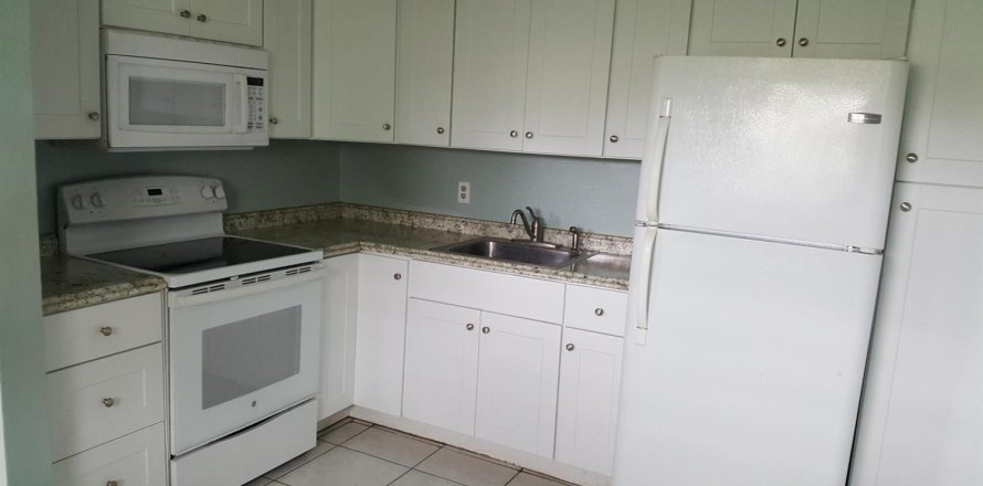 Appartement à Lantana, Floride 2 chambres, 72.93 m2 № 2280821