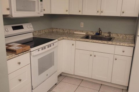 Appartement à louer à Lantana, Floride: 2 chambres, 72.93 m2 № 2280821 - photo 3