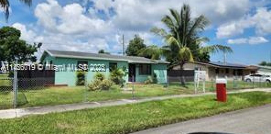Villa ou maison à Miami, Floride 3 chambres, 90.58 m2 № 1887298