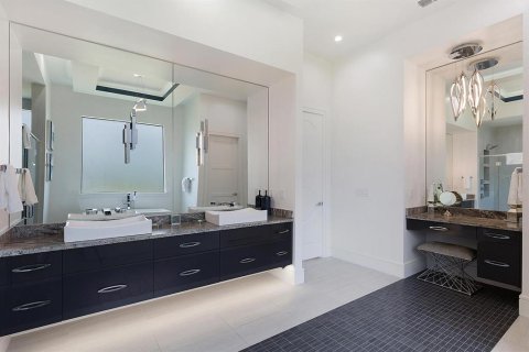 Casa en venta en Four Corners, Florida, 9 dormitorios, 757.25 m2 № 2114647 - foto 19