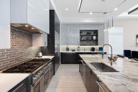 Casa en venta en Four Corners, Florida, 9 dormitorios, 757.25 m2 № 2114647 - foto 8