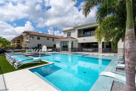 Casa en venta en Four Corners, Florida, 9 dormitorios, 757.25 m2 № 2114647 - foto 10