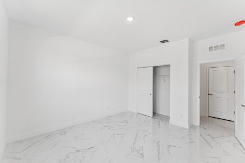 Casa en venta en Port St. Lucie, Florida, 2 dormitorios, 200.95 m2 № 2243480 - foto 6