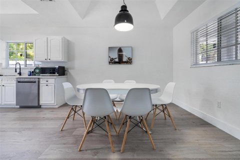 Купить коммерческую недвижимость в Майами, Флорида 267.37м2, № 1971314 - фото 10