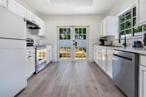 Купить коммерческую недвижимость в Майами, Флорида 267.37м2, № 1971314 - фото 12