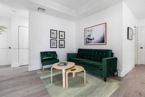 Купить коммерческую недвижимость в Майами, Флорида 267.37м2, № 1971314 - фото 6