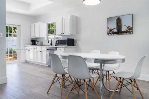 Купить коммерческую недвижимость в Майами, Флорида 267.37м2, № 1971314 - фото 9