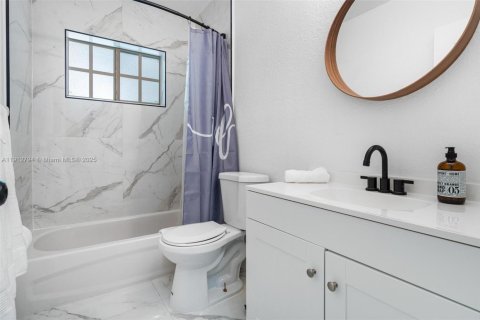 Купить коммерческую недвижимость в Майами, Флорида 267.37м2, № 1971314 - фото 19