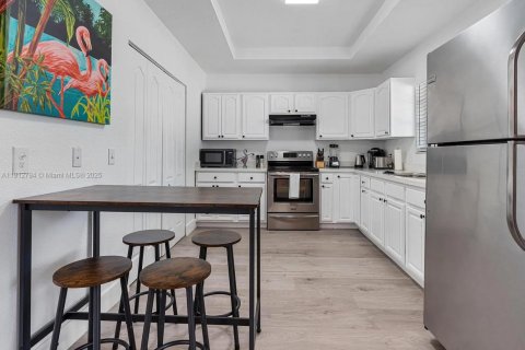 Купить коммерческую недвижимость в Майами, Флорида 267.37м2, № 1971314 - фото 25