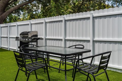 Купить коммерческую недвижимость в Майами, Флорида 267.37м2, № 1971314 - фото 21