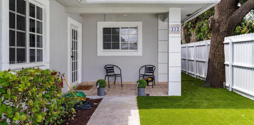 Коммерческая недвижимость в Майами, Флорида 267.37м2 № 1971314