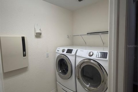Touwnhouse à louer à Tampa, Floride: 3 chambres, 218.13 m2 № 2396538 - photo 16