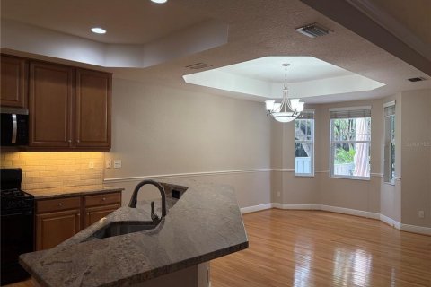 Touwnhouse à louer à Tampa, Floride: 3 chambres, 218.13 m2 № 2396538 - photo 3