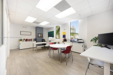 Propiedad comercial en Coral Gables, Florida № 2046466