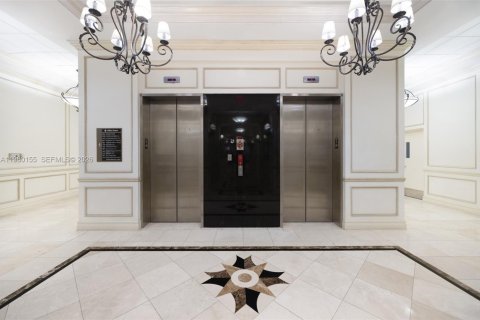 Propiedad comercial en venta en Coral Gables, Florida № 2046466 - foto 2