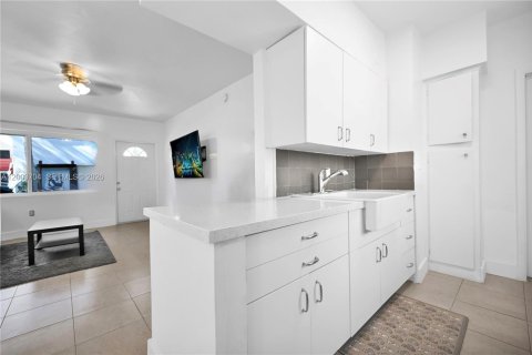 Copropriété à vendre à Miami Beach, Floride: 1 chambre, 54.72 m2 № 2074730 - photo 4