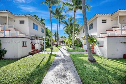 Copropriété à vendre à Miami Beach, Floride: 1 chambre, 54.72 m2 № 2074730 - photo 11