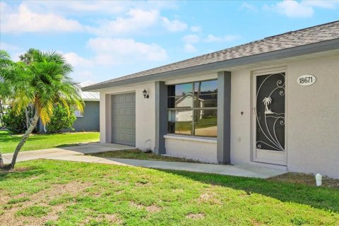 House in Port Charlotte, Florida 2 bedrooms, 93.74 sq.m. № 1827130 - photo 2