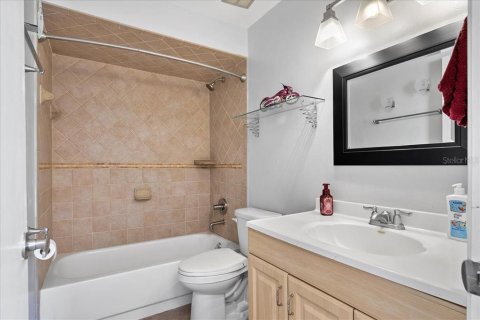 House in Port Charlotte, Florida 2 bedrooms, 93.74 sq.m. № 1827130 - photo 20